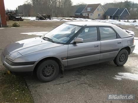 Mazda 323F billede 6