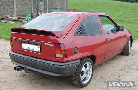 Opel Kadett E >>solgt<< - Drømmer om et sportsrat... :P billede 8