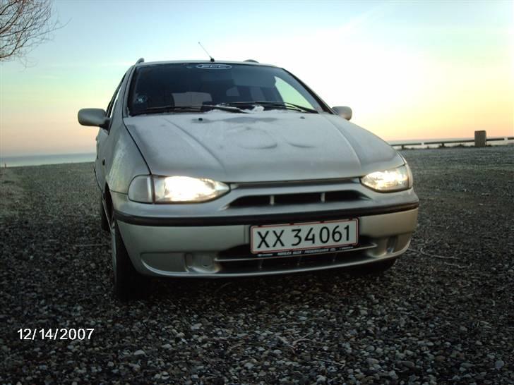 Fiat Palio Weekend *TIL SALG* - en kold kold december morgen billede 1