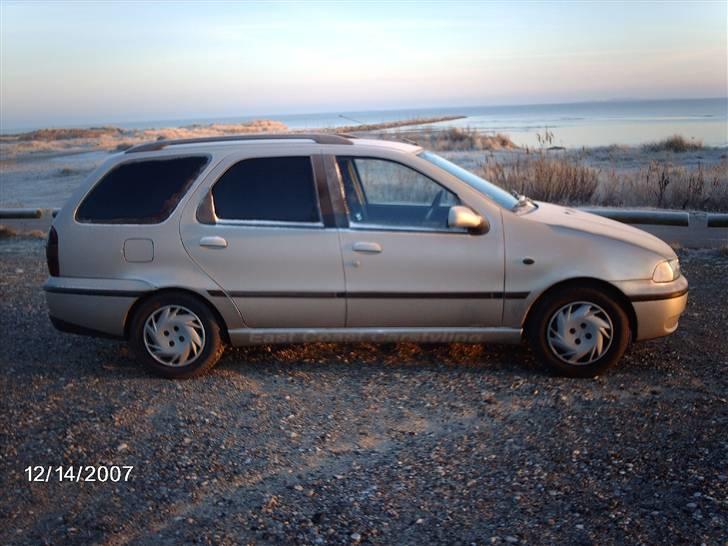 Fiat Palio Weekend *TIL SALG* - en kold kold december morgen billede 2