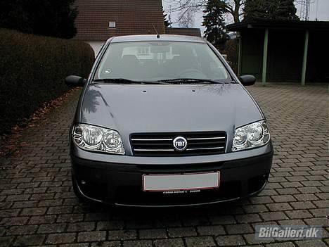 Fiat Punto III *SOLGT* - Ser lidt feder ud når den er blevet smit til jorden :-) billede 8