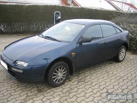 Mazda 323f billede 9