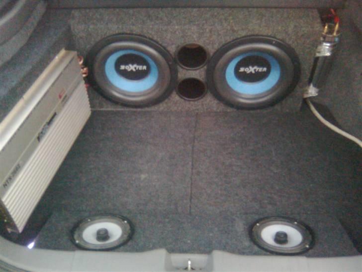 Nissan Primera Gx 1,6 - Det beskedne anlæg.. billede 6