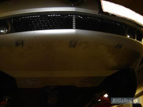 Alfa Romeo 156 (SOLGT) - Nyt bundskjold i alu... rart når den er sænket billede 9