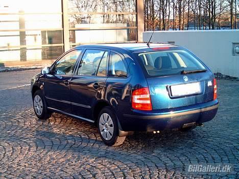 Skoda Fabia 1,9 TDI Combi - Yes, det er 2 stk. udstødningsør der ses på billedet. Det er naturligvis standard :-) billede 9
