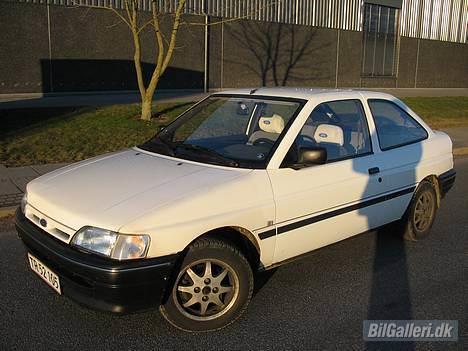 Ford Escort -RIP- - Billede med den nye side.. gamle fælge billede 8
