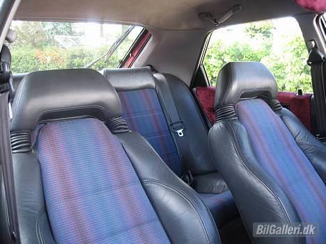 Mazda 323F væk - GT kabine med læder sæder billede 2