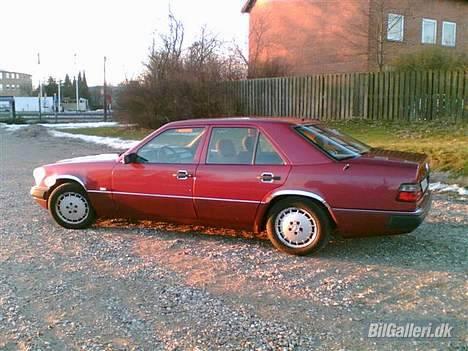 Mercedes Benz 250D - SOLGT billede 2