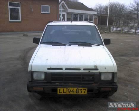 Nissan King Cap 2.5 Solgt. billede 1
