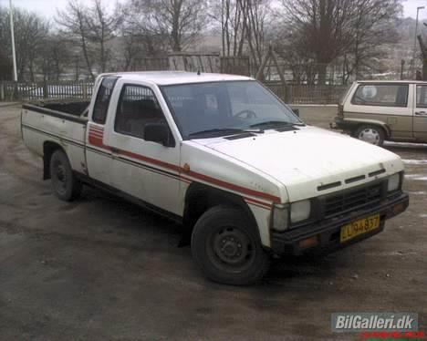 Nissan King Cap 2.5 Solgt. billede 2