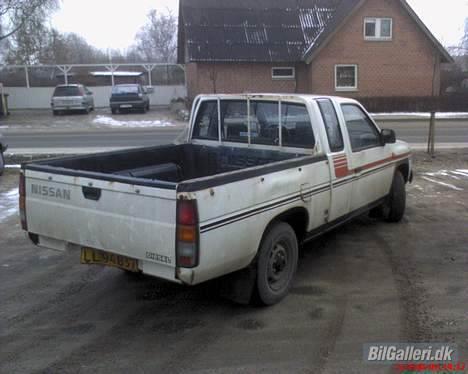 Nissan King Cap 2.5 Solgt. billede 3