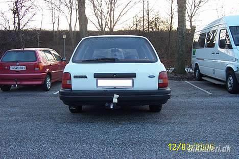 Ford --SOLGT-- Sierra Estate - Hendes fine bagende med jydekrogsbeskytter billede 2