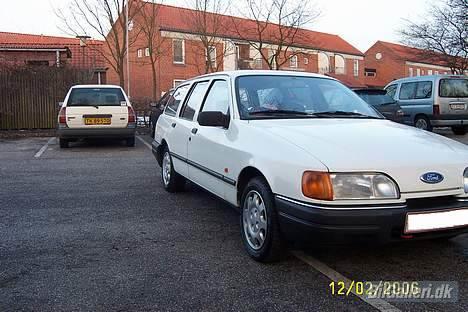 Ford --SOLGT-- Sierra Estate - Hendes højre side billede 3