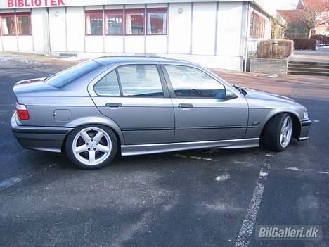 BMW 325* DØD* billede 5