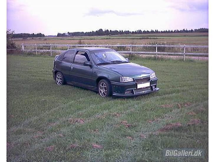 {{currentPhoto.altText}} billede {{currentPhoto.number}}