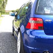 VW Golf 4 R32 Turbo