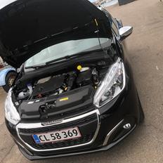 Peugeot 208 Prestige 