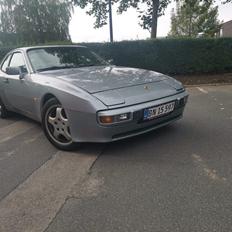 Porsche 944