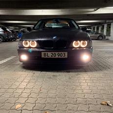 BMW E39 528i