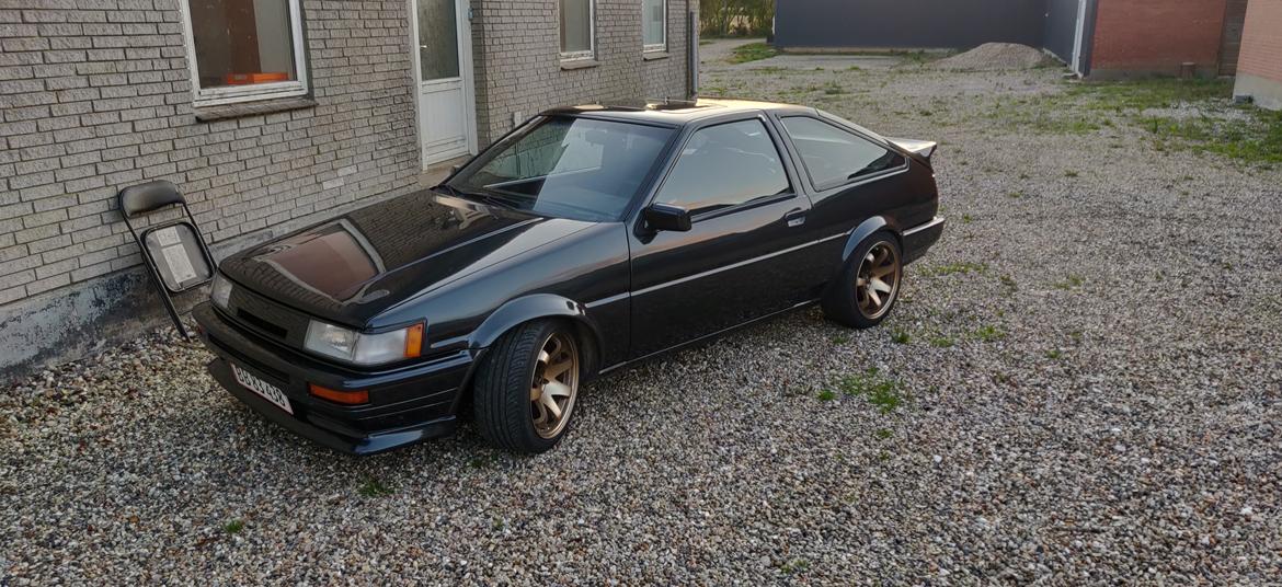 Toyota Corolla ae86 billede 1