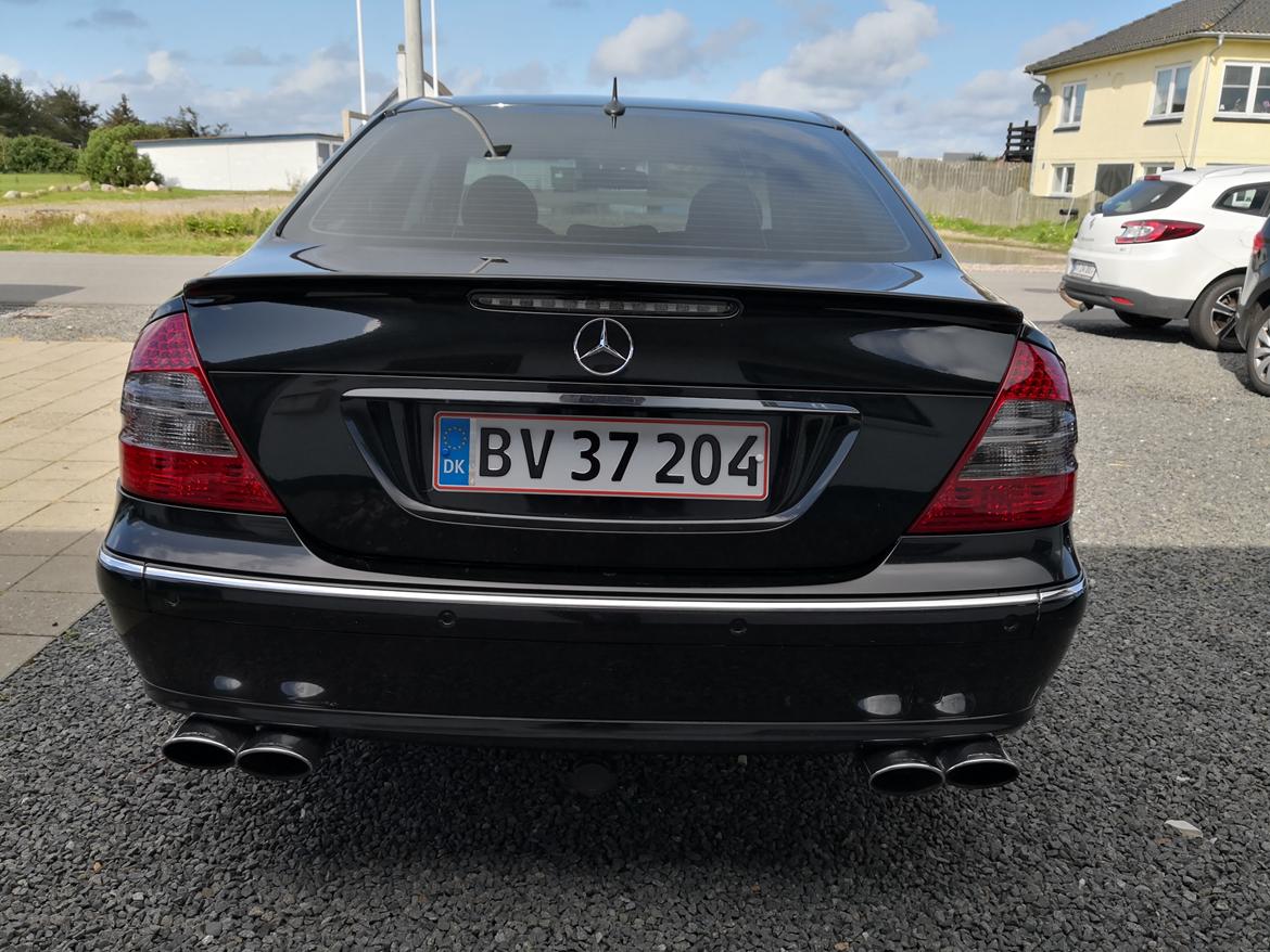 Mercedes Benz Avengard W211 E500 - Det blev ret fedt med AMG bremse lygte og den lille hækspoile billede 6