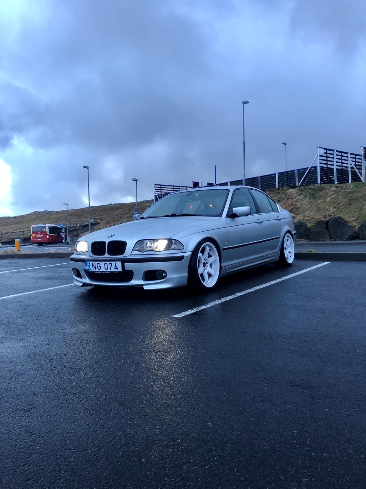 BMW E46 330D billede 1