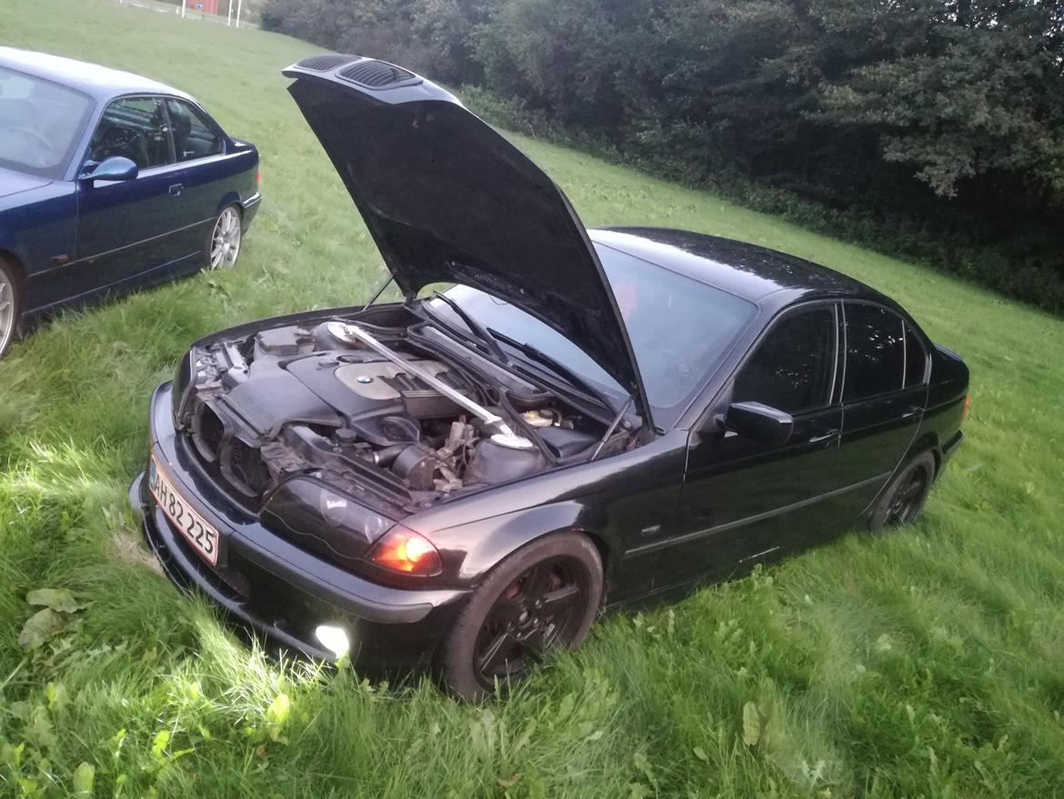 BMW E46 330D Mtech "Black on Black" billede 9