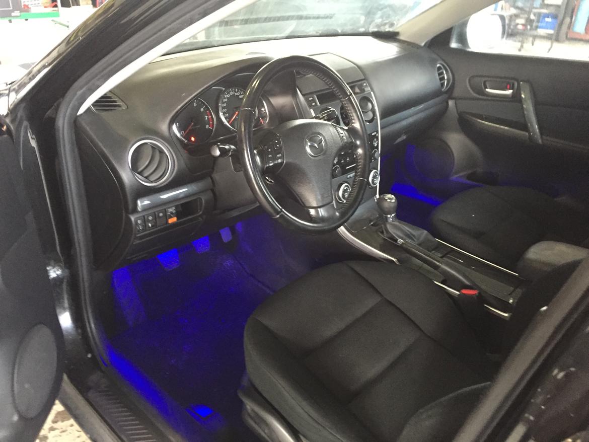 Mazda Mazda 2,0 2005 6 gear hatchback sortmetal billede 1