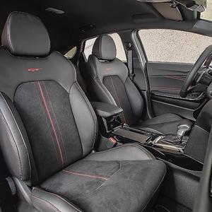 Kia Proceed GT  - Lækker mørk kabine  billede 5