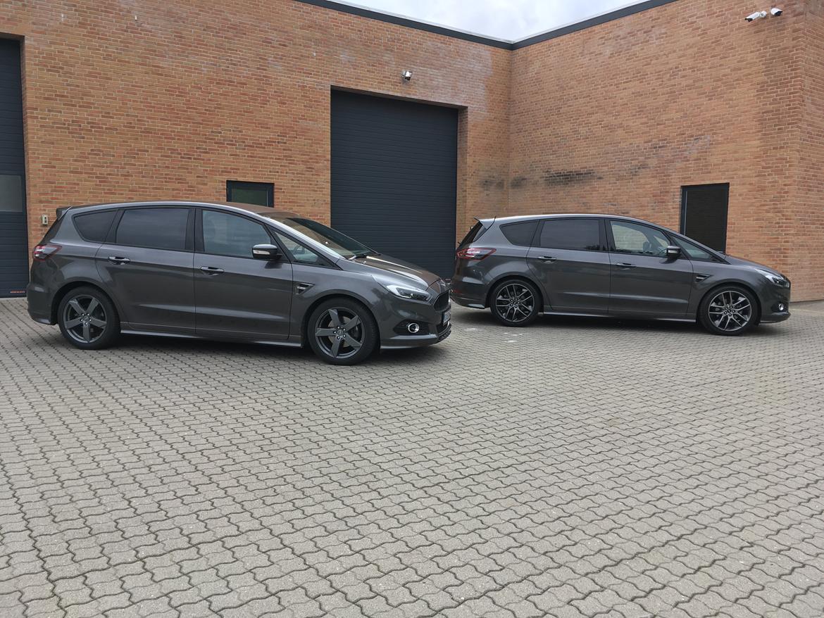 Ford S-Max TDCI (ST-Line) - 7 pers. - Billedet er fra den dag jeg skiftede fra min første S-Max til denne. Denne bil var monteret med 20" Edge fælge, som jeg dog ikke ønskede. Jeg valgte de originale bilen var født med. billede 6