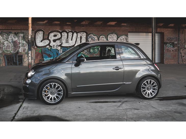 {{currentPhoto.altText}} billede {{currentPhoto.number}}