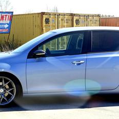 VW  GOLF 1,6 AUT. ( SOLGT )