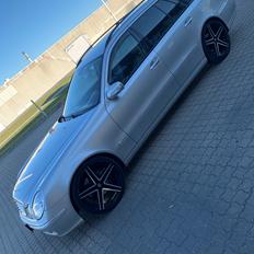 Mercedes Benz E320 CDI T MODEL AUT