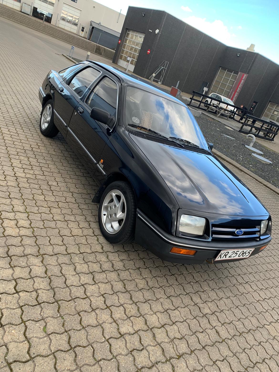 Ford Sierra 2,0 V6 GL billede 3