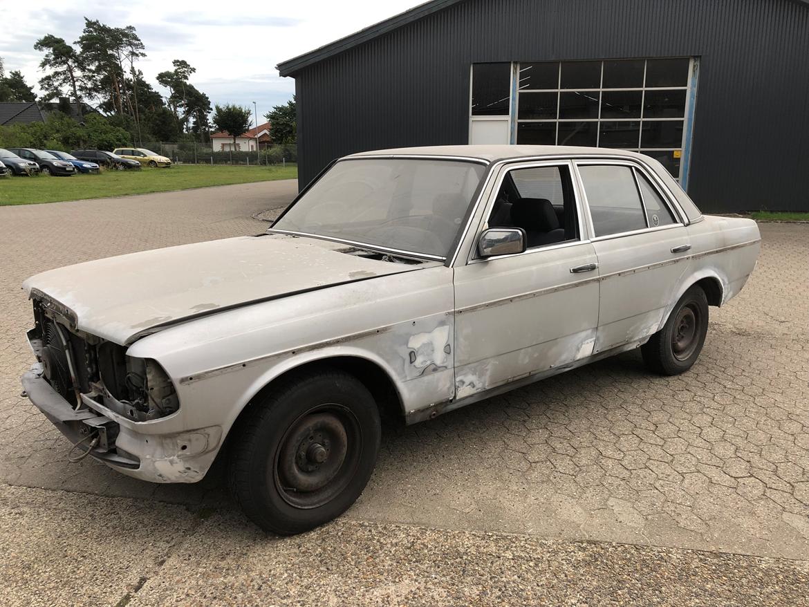 Mercedes Benz 230E (W123) billede 20