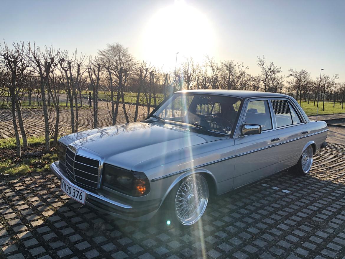 Mercedes Benz 230E (W123) billede 18