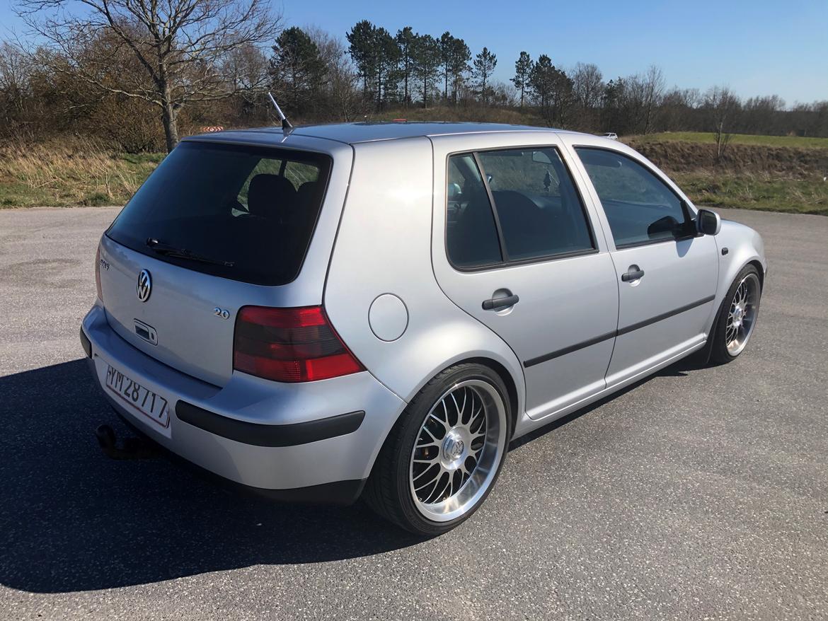 VW Golf IV (1j1) 2.0 (115HK) Motorkode AZJ billede 3