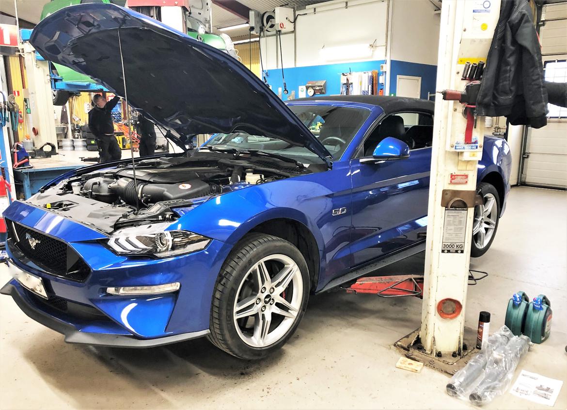 Ford Mustang GT Convertible - Første olieservice. billede 17