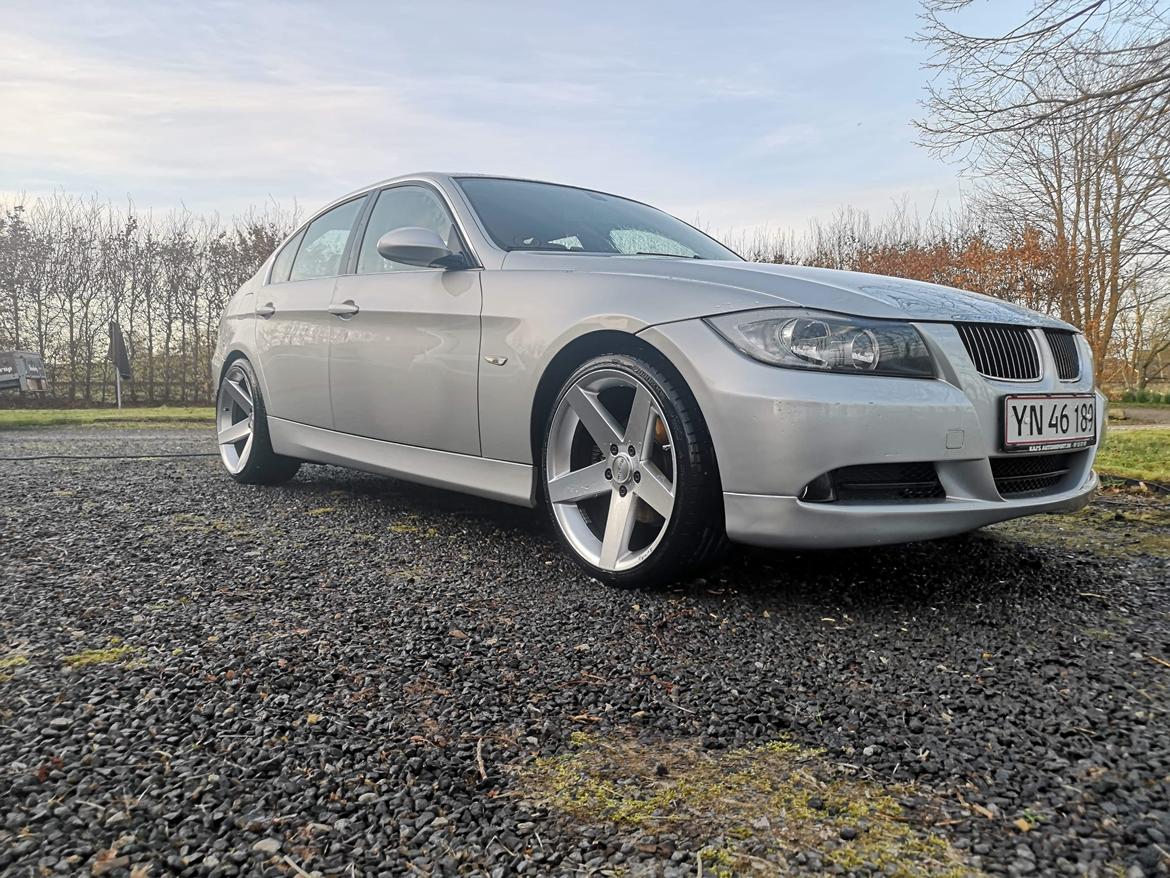 BMW E90 320d billede 2