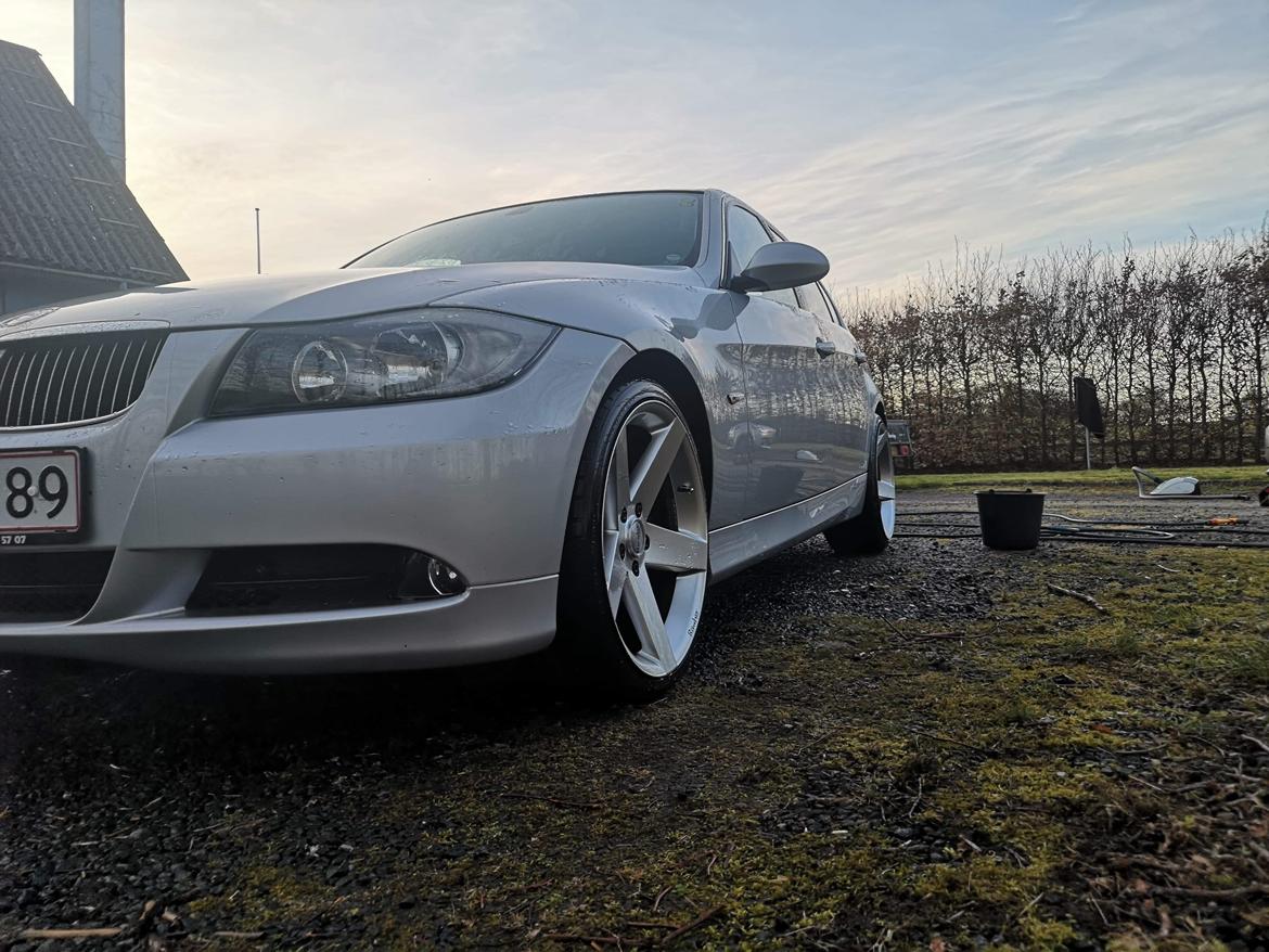 BMW E90 320d billede 5