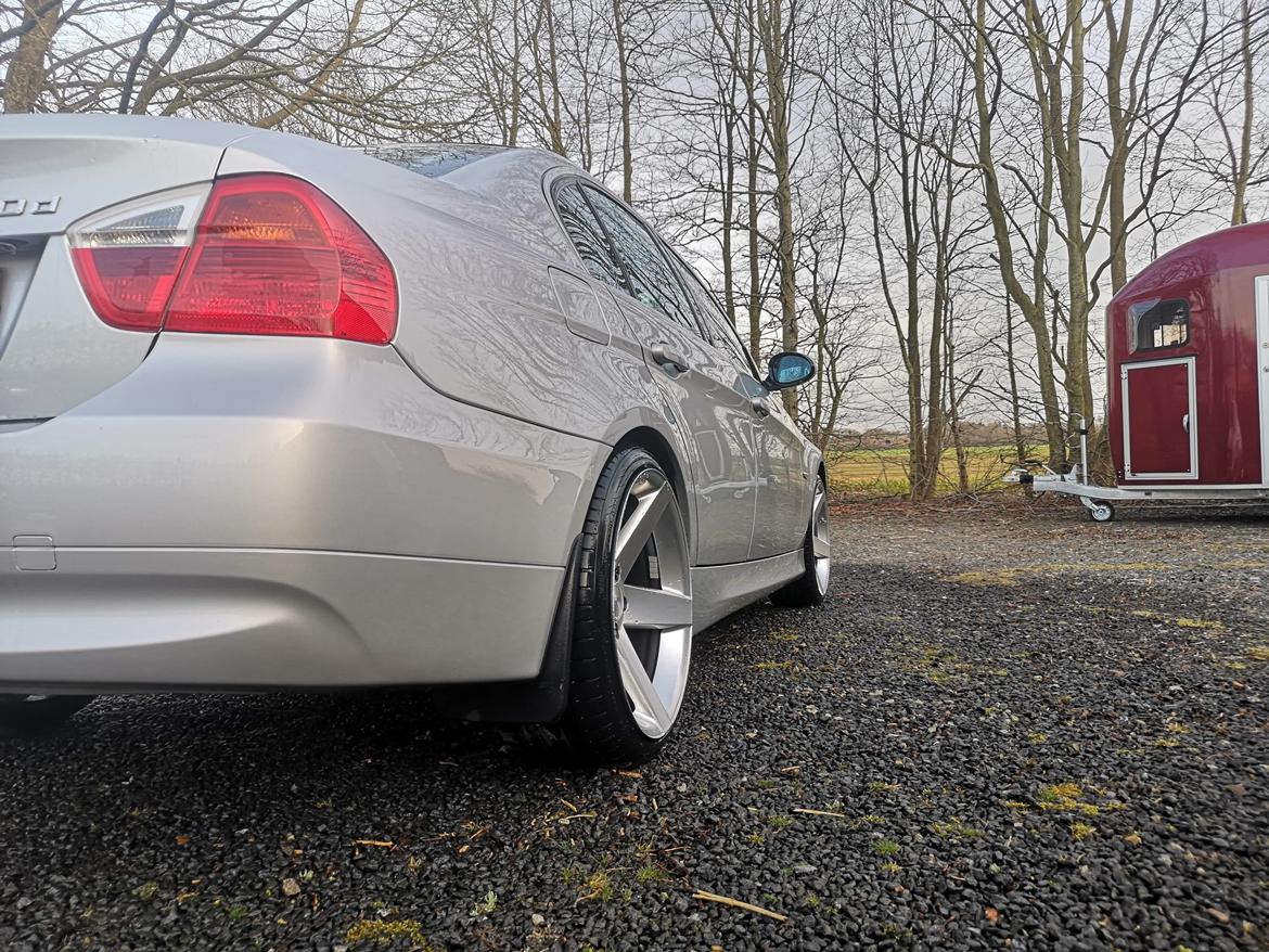 BMW E90 320d billede 8