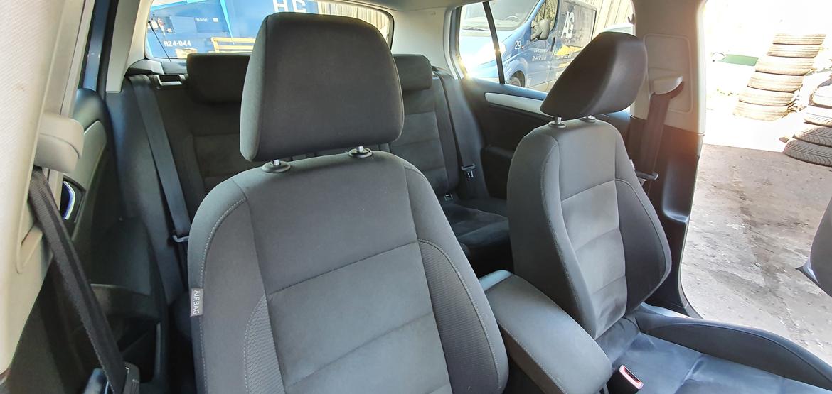 VW  GOLF 1,6 AUT. ( SOLGT ) billede 13