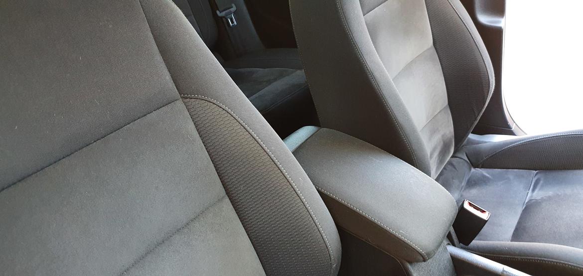 VW  GOLF 1,6 AUT. ( SOLGT ) billede 14