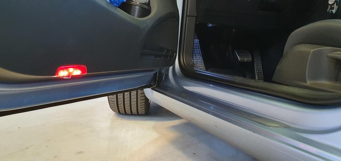 VW  GOLF 1,6 AUT. ( SOLGT ) billede 16