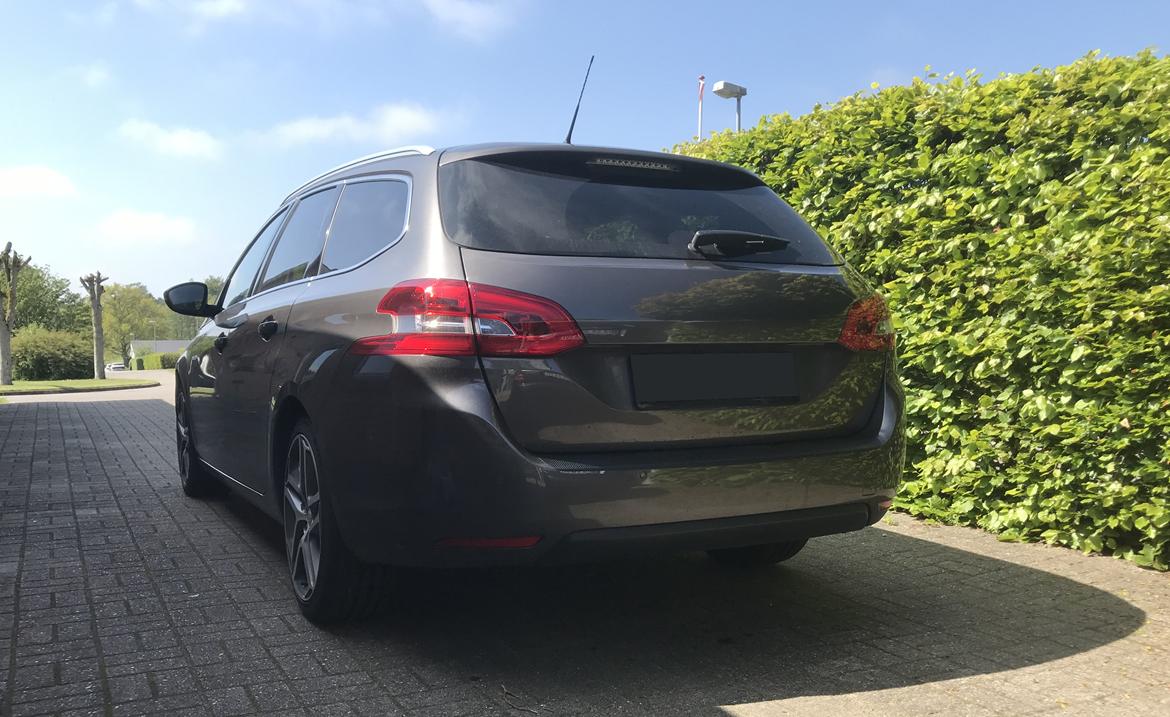 Peugeot 308 Allure SW 2.0 BlueHDI EAT6 billede 1