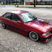 BMW E36 320i Sedan (SOLGT)