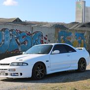 Nissan Skyline R33 GTST