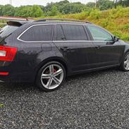 Skoda Octavia Combi Elegance 2.0TDI