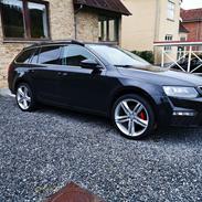 Skoda Octavia Combi Elegance 2.0TDI