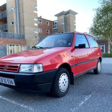 Fiat Uno ie.S totalskadet